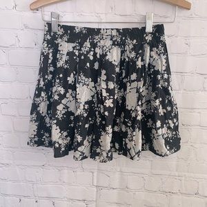 ✨BOGO✨ Brandy Melville Skirt OS